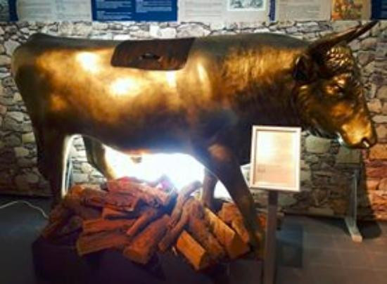 Bị lửa thiêu đốt, phạm nhân sẽ đau đớn tột độ. Tiếng la hét, van xin của tội phạm trở thành trò tiêu khiển của kẻ tra tấn bên ngoài.