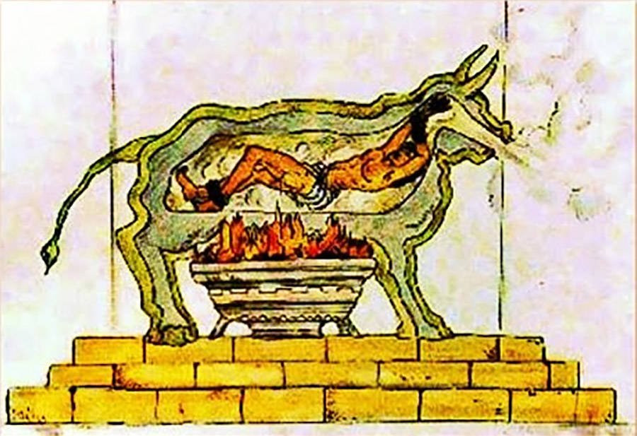 Con bò đồng (Brazen Bull) là một trong những hình cụ tra tấn rùng rợn thời Trung cổ. Nó được thiết kế trông giống hình dáng của một con bò thật nhưng rỗng ruột ở bên trong.