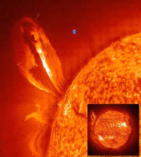 Tuy nhiên, không phải tất cả các tia sáng Mặt trời đều vô hại. Trong khi từ trường của Trái đất ngăn chặn bức xạ Mặt trời gây tử vong trên diện rộng thì sức mạnh tuyệt đối của điện từ sẽ làm gián đoạn lưới điện, kết nối Internet và các thiết bị liên lạc khác trên Trái đất.