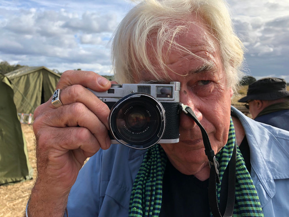 Trong số những nơi mà nhiếp ảnh gia Tim Page từng đến có Việt Nam. Ông đã dùng máy ảnh chụp được nhiều bức hình về tình hình chiến sự tại Việt Nam. Sau đó, nhiều bức ảnh của ông được đăng tải trên nhiều ấn phẩm khắp thế giới như tạp chí Time &amp; Life, UPI, Paris Match, AP... vào những năm 1960.