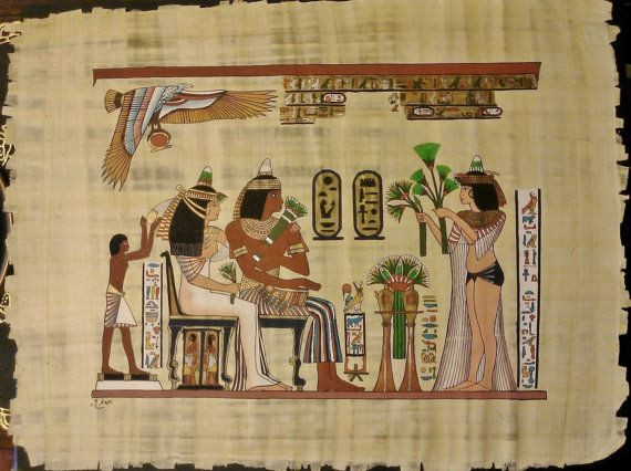 Hai chân của xác ướp ở vị trí thẳng và bàn chân trái hơi hướng về phía trước.