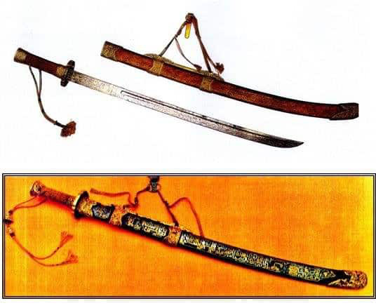 Sau khi đánh cắp được nhiều bảo vật, Tôn Điện Anh và đồng bọn bị chính quyền truy bắt. Để thoát tội, gã trộm mộ này quyết định giao nộp Cửu Long bảo kiếm cho Đới Lạp nhằm chuyển tới tận tay của Tưởng Giới Thạch vào năm 1939.