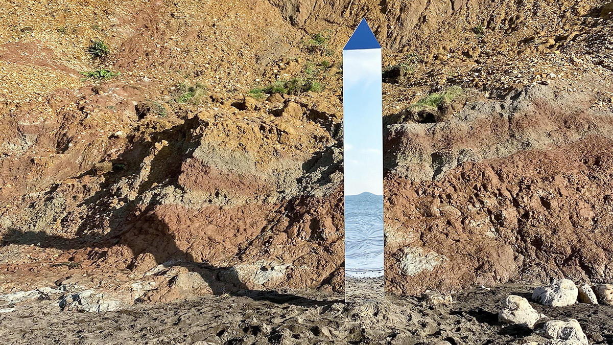 Đến tháng 12/2020, một khối đá khác lại được phát hiện ở bãi biển Compton, phía tây đảo Wight, Mỹ.