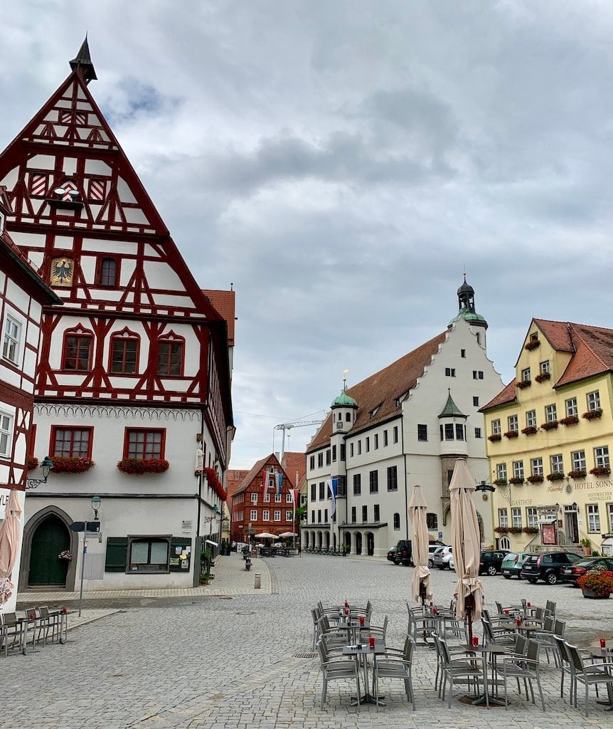 Theo các chuyên gia, kim cương ở Nordlingen có kích thước rất nhỏ như hạt bụi. Những viên kim cương to nhất có kích thước khoảng 0,3 mm.