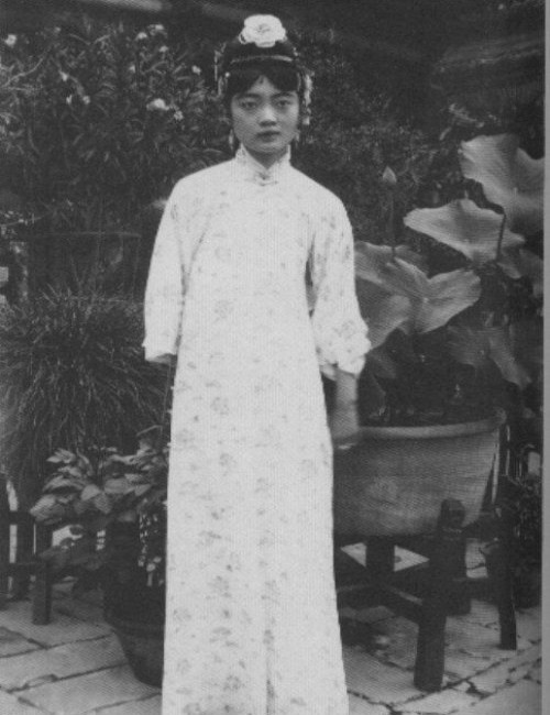 Nhan sắc hoàng hậu Uyển Dung (1906 - 1946). Bà là vợ của hoàng đế cuối cùng của nhà Thanh - Vua Phổ Nghi (1906 - 1967).