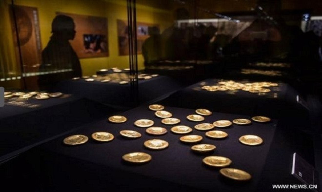 Vì vậy, sau khi nghe xong, Lưu Di hoảng sợ và vội vã bỏ chạy ra ngoài mà không dám lấy đi bất cứ bảo vật nào. Từ đó, câu chuyện hãi hùng xảy ra trong lăng mộ của Hải Hôn Hầu lan rộng khiến giới mộ tặc không dám động tới. Không biết giai thoại này có phải là sự thật hay không nhưng nơi chôn cất của ông hoàng này nguyên vẹn theo năm tháng đã giúp các chuyên gia có những khám phá quan trọng.