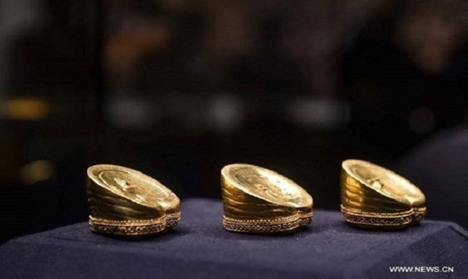 Sau khi bị truất ngôi, Lưu Hạ bị giáng xuống làm Áp Hầu vùng Hải Hôn, sử cũ gọi là Hải Hôn Hầu. Khi chết, ông hoàng một thời của nhà Hán được chôn cất trong lăng mộ lớn với nhiều đồ tùy táng giá trị. Các nhà khảo cổ đã tìm thấy ngọc tỷ, hơn 40 kg vàng, những món đồ ngọc bích, đồ tạo tác bằng bạc, đồng, sắt...