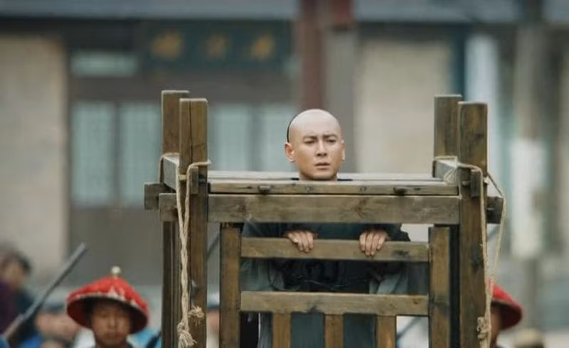 Trước khi lên pháp trường, đao phủ đều phải mài đao thật sắc bén. Bởi loại đao mà họ dùng đều dễ dàng bị rỉ sét. Nếu muốn giảm bớt đau đớn, thống khổ cho phạm nhân thì bắt buộc cần phải mài sắc.