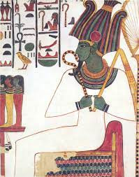 Tại hành lang phía Tây, các chuyên gia bất ngờ với những tấm phù điêu trang trí trên các bức tường ở phòng chôn cất. Chúng khắc họa hình ảnh những người cầm dao được cho là nhóm canh gác lăng mộ.