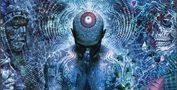 Khi ấy, Mỹ và Liên Xô tin rằng có thể chiếm được ưu thế trong các cuộc đàm phán ngoại giao và giành thắng lợi quân sự. Theo các tài liệu được giải mật, mỹ từng thực hiện Dự án Stargate với mục tiêu tuyển dụng và huấn luyện những cá nhân được cho là có khả năng ngoại cảm thấu thị vào lĩnh vực thu thập thông tin tình báo và quân sự.