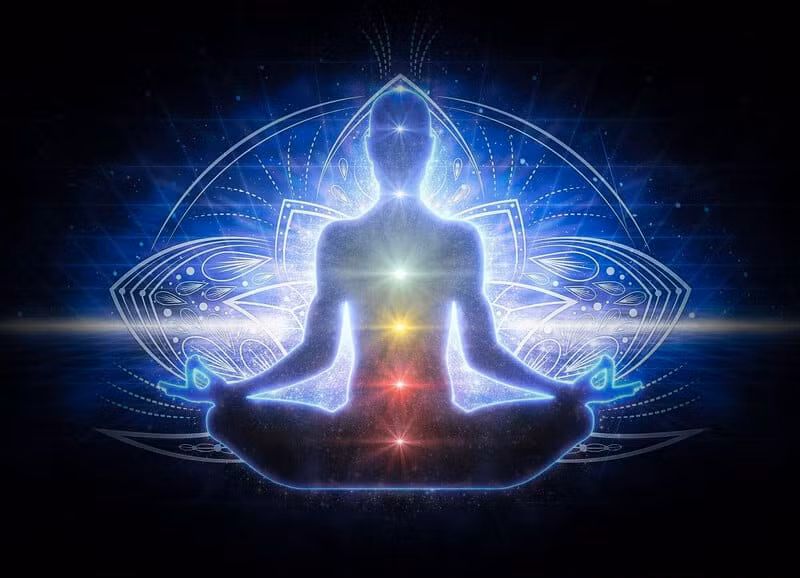 Thậm chí, một vài người có khả năng ngoại cảm có thể có được những thông tin về một người hay địa điểm chỉ bằng cách chạm tay vào một vật thể có liên quan tới đối tượng cần tìm hiểu. Do đó, trong những năm qua, nhiều chuyên gia, nhà khoa học đã bắt tay vào các dự án nghiên cứu khả năng ngoại cảm của con người.