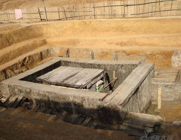 Trước sự việc này, giới chuyên gia đã đưa ra 3 lý do được cho là nguyên nhân chính khiến cuộc khai quật lăng mộ của Thanh Hà Hiếu Vương bị trì hoãn hơn 1 thập kỷ.