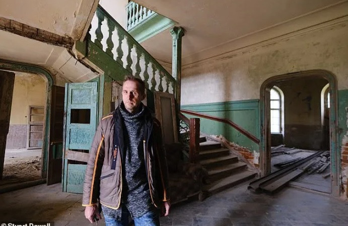 Nhóm săn tìm khó báu còn tìm được bản từ con cháu của các sĩ quan SS.