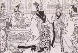 Phía trên đầu của 2 bộ hài cốt là những tấm bài vị có ghi dòng chữ "Thái uy nghi đồng tam ti sự Tề quốc vương". Từ đây, các chuyên gia xác định danh tính cặp đôi trong quan tài là Hoàn Nhan Yến và vợ.