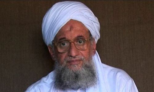 Các điệp viên CIA phát hiện Ayman al-Zawahiri thích ngồi ngoài ban công tại ngôi nhà an toàn để "tắm nắng". Gã bước ra ban công sau những buổi cầu nguyện buổi sáng để ngắm Mặt trời mọc, hít thở không khí trong lành.
