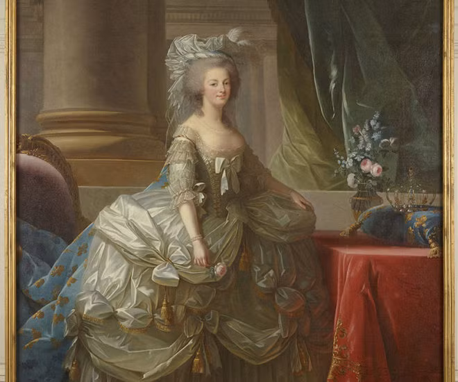 La Motte hứa đem sợi dây truyền quý giá trên tặng cho hoàng hậu Antoinette và không quên nói rằng người tặng chính là Hồng y Rohan.