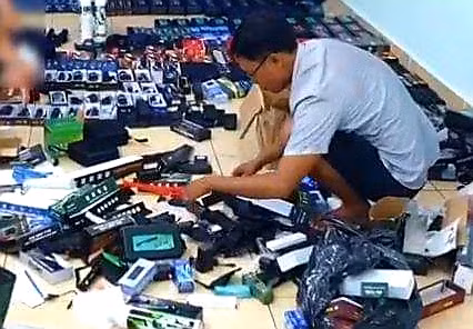 Ban vu khi tho so tren mang gan 3 nam moi 