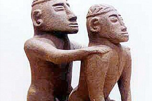 Giới quý tộc Maya rất coi trọng việc nuôi dạy con trai. Theo đó, các bậc cha mẹ không chỉ cung cấp cho con những điều kiện sống tốt nhất, được giáo dục tốt.