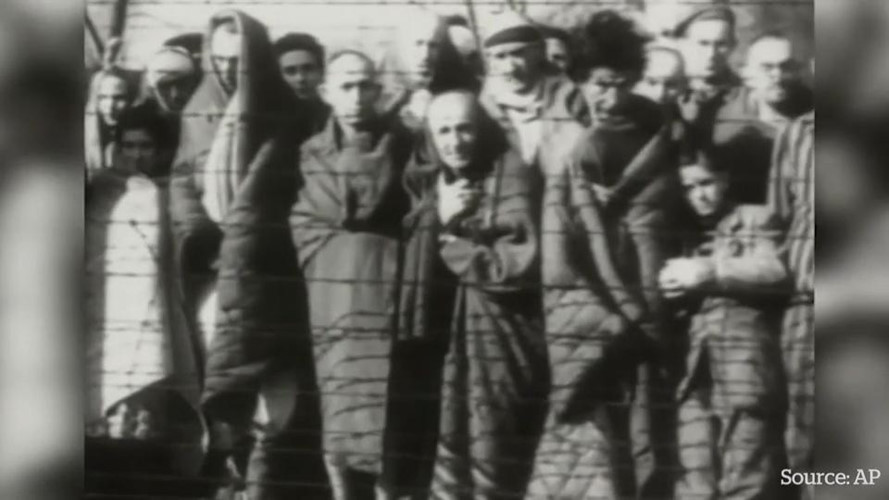 Sau khi chết, thi hài các nạn nhân người Do Thái thường được đưa tới các lò thiêu để hỏa táng.