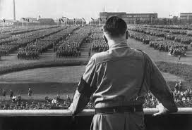 Trước tình hình trên, nhà độc tài Hitler và Đức quốc xã đã tìm ra giải pháp xử lý vấn đề.