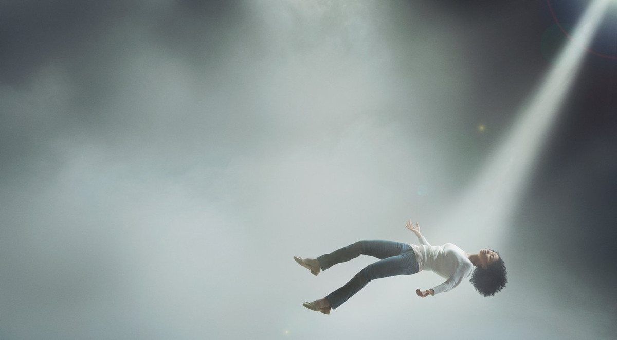 Một loại trải nghiệm cận tử liên quan đến bán cầu não phải. Những người có trải nghiệm cận tử loại này thường nhìn thấy, trò chuyện với các linh hồn, thậm chí là nghe thấy những âm thanh bí ẩn.