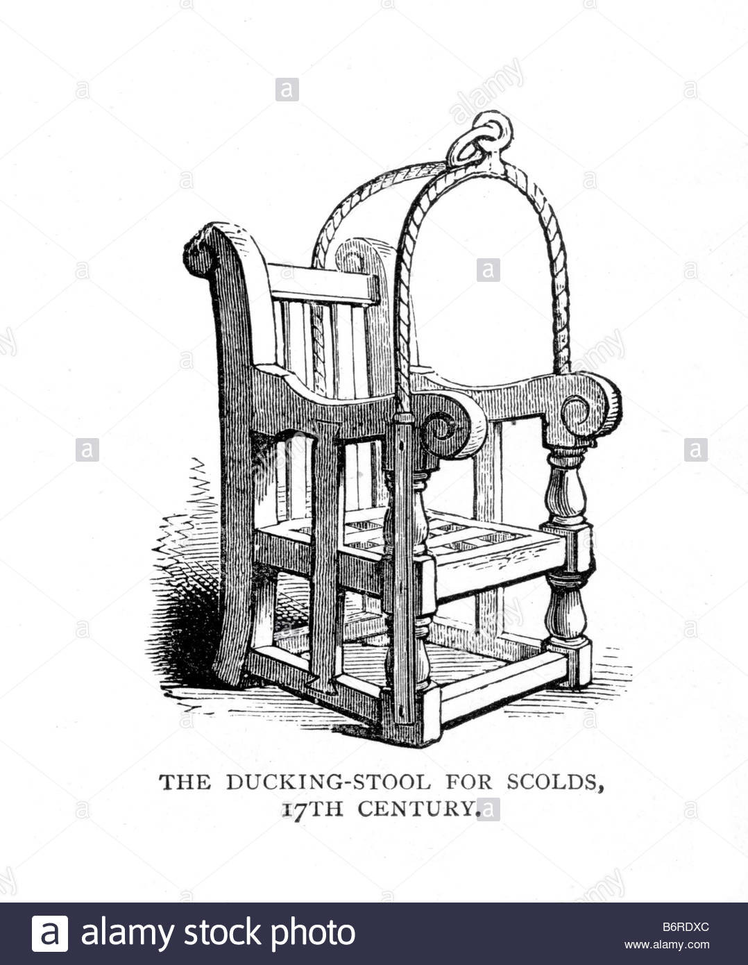 Người bị trừng phạt bằng "ghế sỉ nhục" sẽ bị buộc phải ngồi vào một chiếc ghế gỗ rất nhỏ.