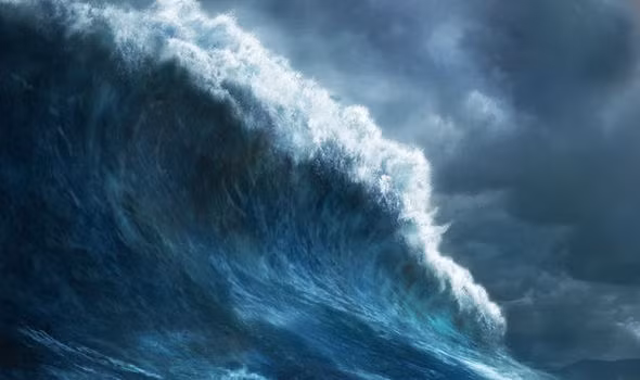 Tuy nhiên, khi phân tích những mảnh vỡ của tàu Munchen, các nhà khoa học Anh thấy phát hiện con tàu đã bị tấn công bởi một lực lớn từ trên cao ập xuống. Các chuyên gia suy đoán đây rất có thể một con sóng ma đã "tấn công" con tàu khiến nó chìm xuống đáy biển.