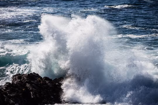 Tuy nhiên, các nhà khoa học Anh đã có những phát hiện đáng chú ý về sự tồn tại của những con sóng ma.
