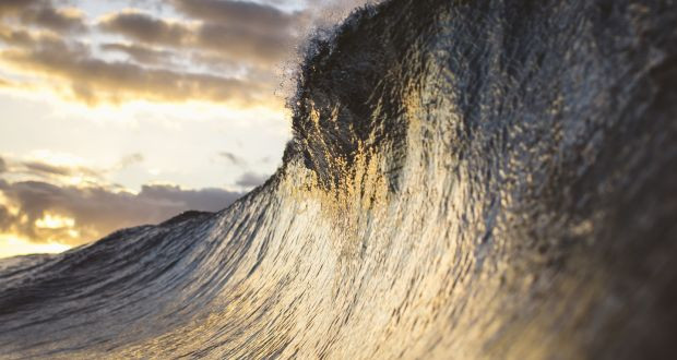 Những cơn sóng ma từng được những người đi biển kể rằng chúng là nỗi ám ảnh ghê rợn.