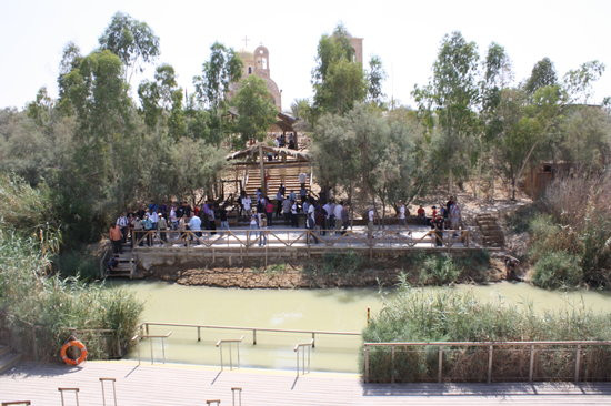 Cũng vì điều này, nước sông Jordan được coi là nước sông thánh.