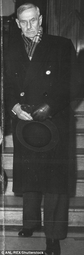 Đặc biệt, Đại tướng Dowding kể với bà Bines rằng đã nhận được tin nhắn từ người vợ đầu tiên Clarice Maud Wrapsourt. Bà đã qua đời vào năm 1920.