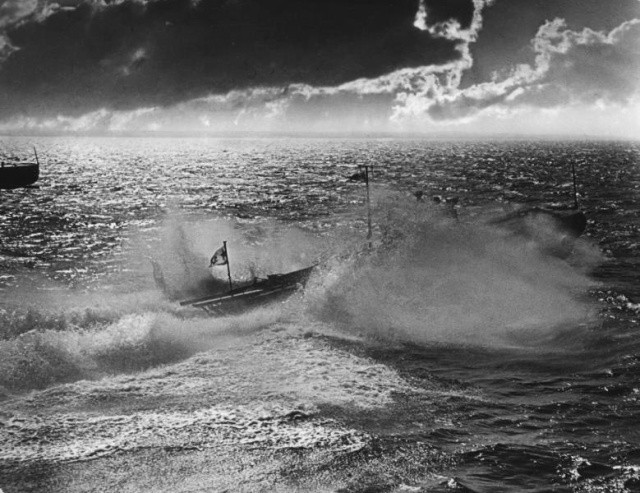 Cuộc chiến ác liệt giữa lực lượng đồng minh với phe phát xít tại biển Baltic.