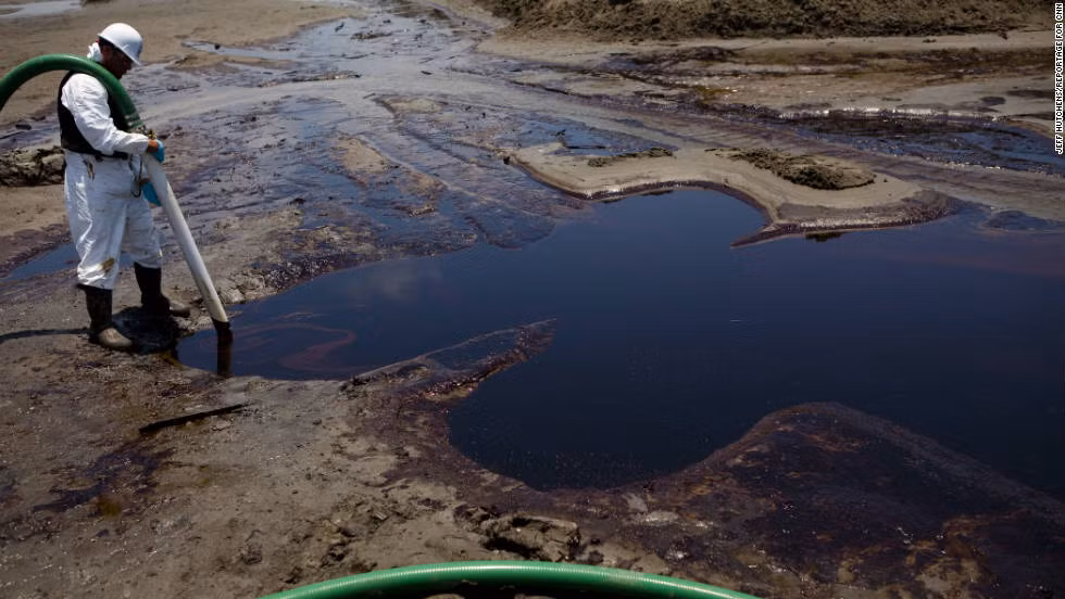 Thêm nữa, tập đoàn dầu khí BP cũng chi hơn 5,8 tỷ USD để bồi thường cho người dân cũng như các doanh nghiệp ở các tiểu bang lân cận bị ảnh hưởng bởi sự cố tràn dầu.