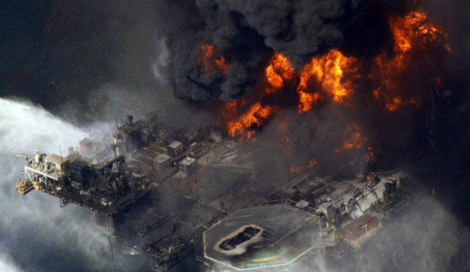 Theo ước tính, khoảng 700 triệu lít dầu thô tràn ra biển. Sự cố này đã gây ảnh hưởng nặng nề đến môi trường sống, ngành ngư nghiệp và hệ sinh thái biển.