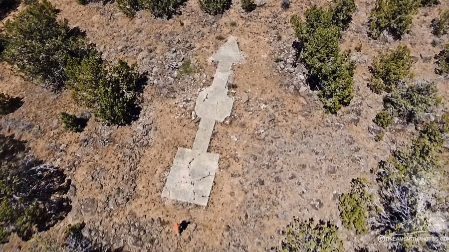 Với sự phát triển ngày càng cao của khoa học - công nghệ, hệ thống chỉ đường cho máy bay trở nên lỗi thời nên không còn được sử dụng.