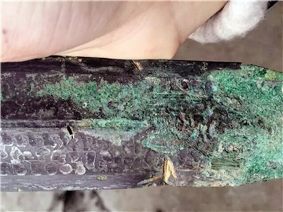 Theo các chuyên gia, đây có thể là hai thanh kiếm lá liễu có từ thời Chiến quốc (năm 475 - 221 trước Công nguyên).