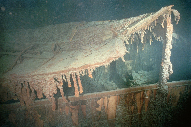 Quan chức Hải quân Mỹ không ngờ được rằng, khi nhiệm vụ tìm kiếm USS Thresher và USS Scorpion hoàn thành và thời gian còn lại là 12 ngày thì ông Ballard bất ngờ tìm thấy vị trí tàu Titanic "yên nghỉ".