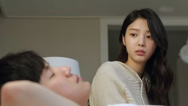 Vo soc nghen phat hien bi mat chong giau kin suot 20 nam