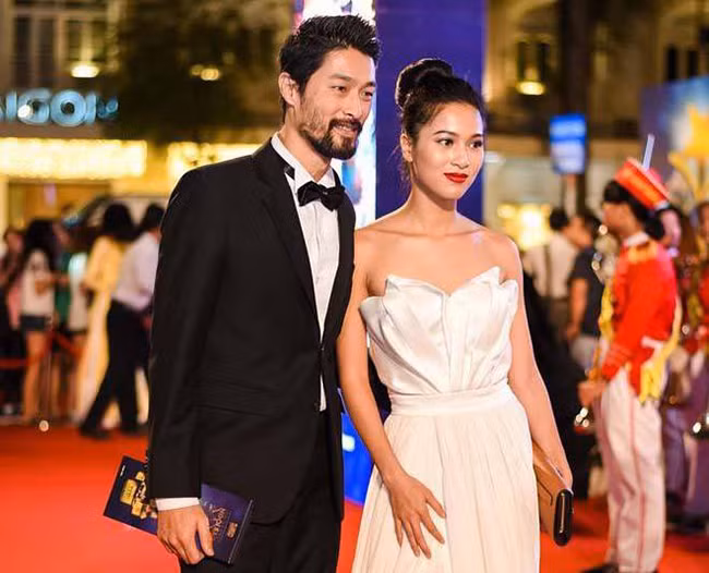 Ban gai Johnny Tri Nguyen len tieng ve tin don da lay chong, co con