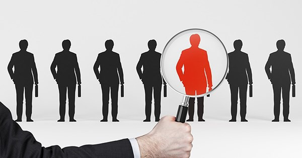 Chien luoc giu chan nhan tai: Luong, thuong co la tat ca?