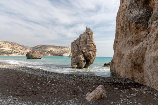 Cái tên này được anh hùng Digenis Akritas đặt tên. Mời độc giả xem video: Mỹ: Tượng Nữ thần Tự do mở cửa trở lại (nguồn: VTC14)