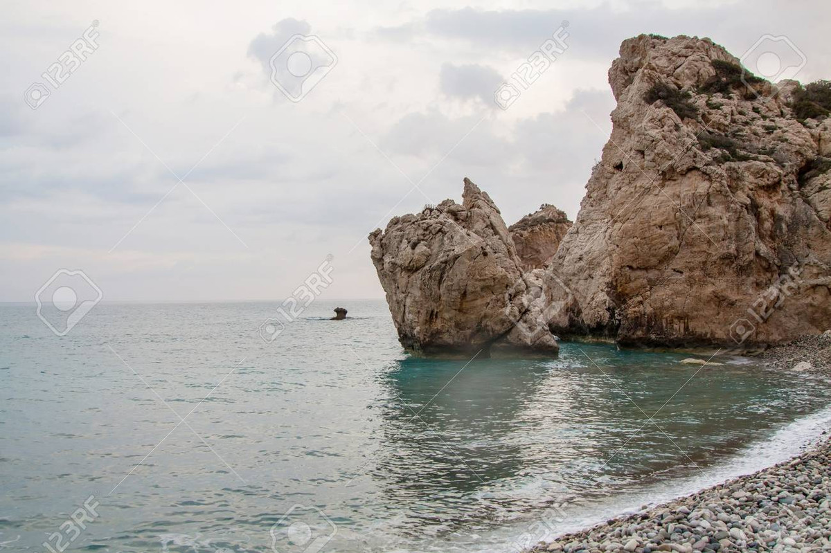 Người ta cho rằng thần Aphrodite đã ban phát điều màu nhiệm mãi mãi cho vùng biển trên.