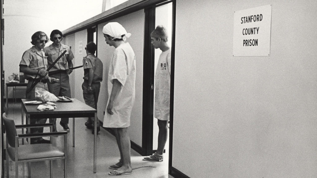 Sau khi những thông tin về thí nghiệm “Nhà tù Stanford” được tiết lộ, công chúng phản đối gay gắt bởi tính phi đạo đức của thí nghiệm và cái ác trong con người được "đánh thức".