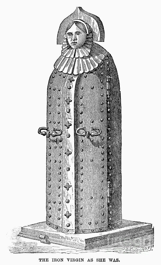 Sau vài giờ chịu sự đau đớn thấu tâm can ở bên trong "buồng giam trinh nữ", phạm nhân mới mất mạng.