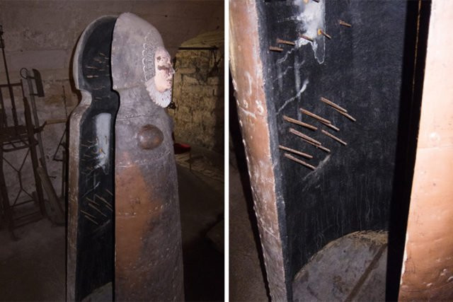 Dù không hề nhúc nhích nhưng phạm nhân vẫn bị gai nhọn làm từ sắt ở bên trong liên tục đâm vào khắp cơ thể.