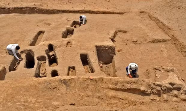 Vào tháng 9/2016, các nhà khảo cổ phát hiện những bộ hài cốt trẻ em bị cụt chân tại tàn tích ngôi đền cổ thuộc khu khảo cổ Chotuna-Chornancap, vùng Lambayeque, Peru.