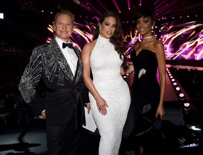 H’hen Nie nhan ‘mua’ loi khen ve catwalk tu chuyen gia quoc te