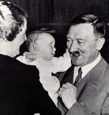 Song song với đó, Hitler và chính quyền Đức quốc xã cho thành lập các trại “Lebensborn” ở Đức, Áo, Ba Lan, Đan Mạch, Pháp, Hà Lan và Na Uy.