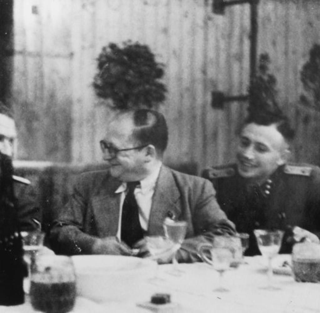 Khi thực hiện thí nghiệm hãi hùng trên, toàn bộ nữ tù nhân đều bị tổn thương buồng trứng nghiêm trọng. Kế đến, gã bác sĩ vô nhân tính cắt tử cung của đối tượng thí nghiệm và gửi tới Berlin để nghiên cứu thêm.