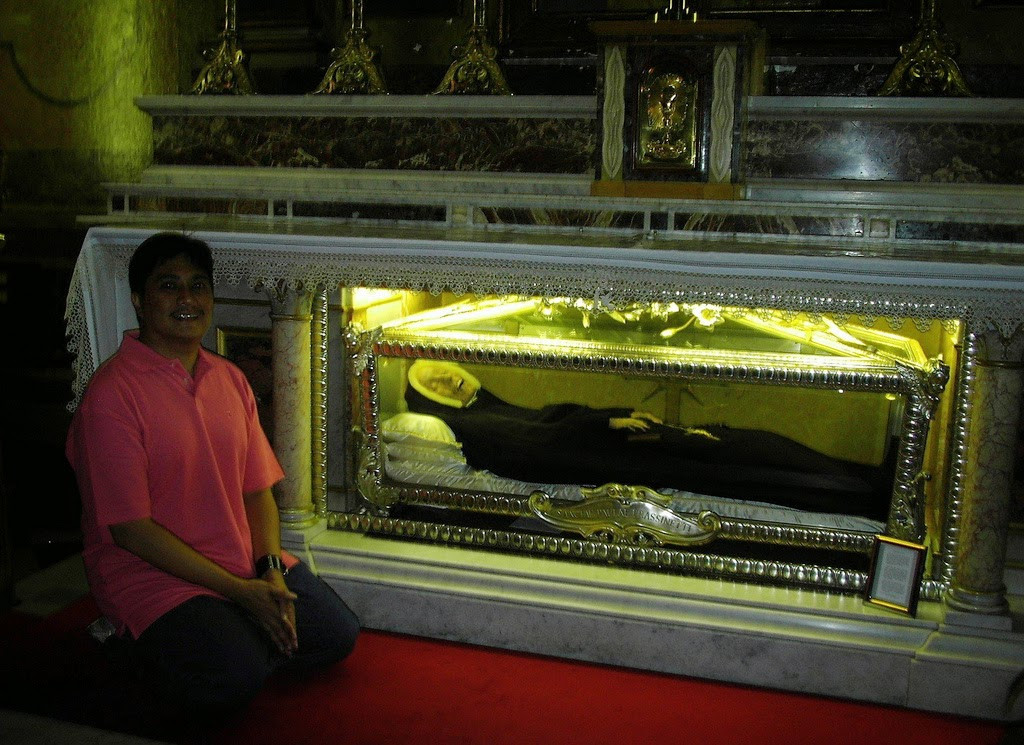 Sau khi qua đời, thi hài Paula Frassinetti được đặt trong dung dịch axit carbolic để bảo quản. Nhờ vậy, thi hài bà không có dấu hiệu bị phân hủy dù đã qua đời từ nhiều thập kỷ.